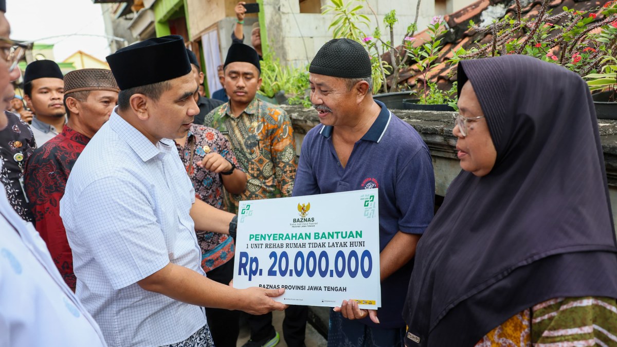Rob Demak Rendam Rumah Warga, Wagub Jateng Taj Yasin Datang Bawa Bantuan