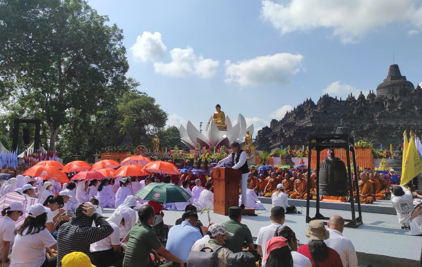 Perayaan Waisak, Umat Buddha Jalan Kaki dari Mendut ke Borobudur