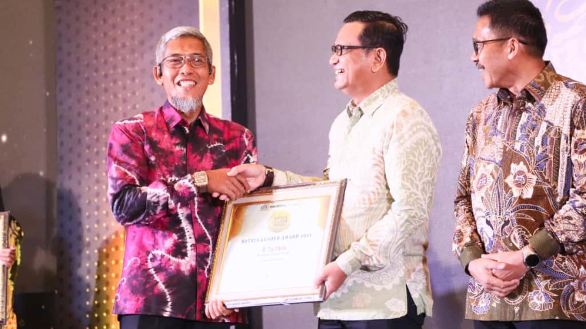 Ahmad Luthfi dan Taj Yasin Raih Satria Leader Award 2025