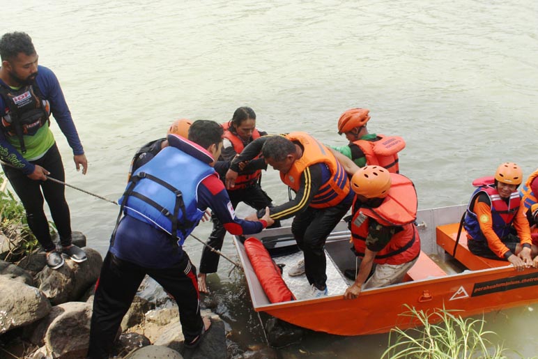 Relawan Bencana Butuh Kemampuan Teknis Evakuasi Korban Banjir