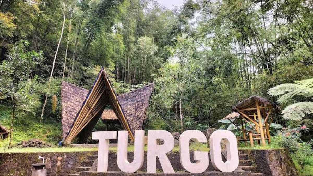 Main ke Bukit Turgo, Spot Terbaik Melihat Gunung Merapi di Yogyakarta 