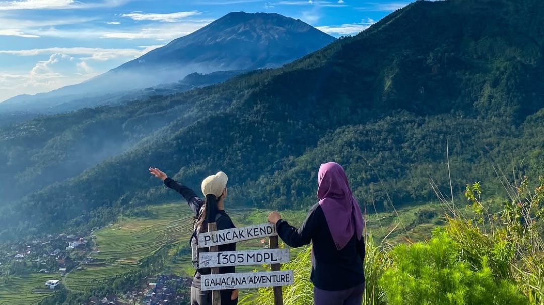 Gunung Kendil Semarang, cukup 30 Menit Mendaki Sudah dapat Bonus Secantik Ini!