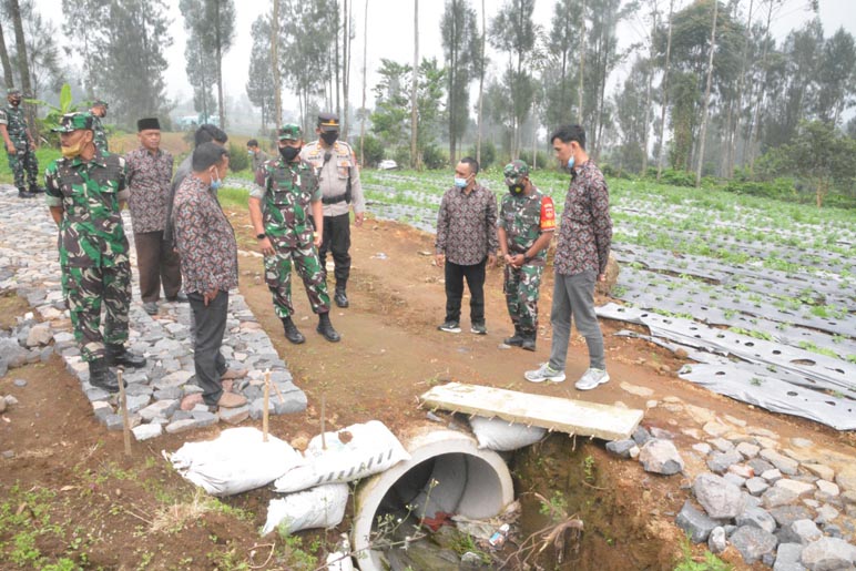 TMMD di Kejajar Wonosobo Dukung Akses Jalan bagi Petani Sayur Sigedang