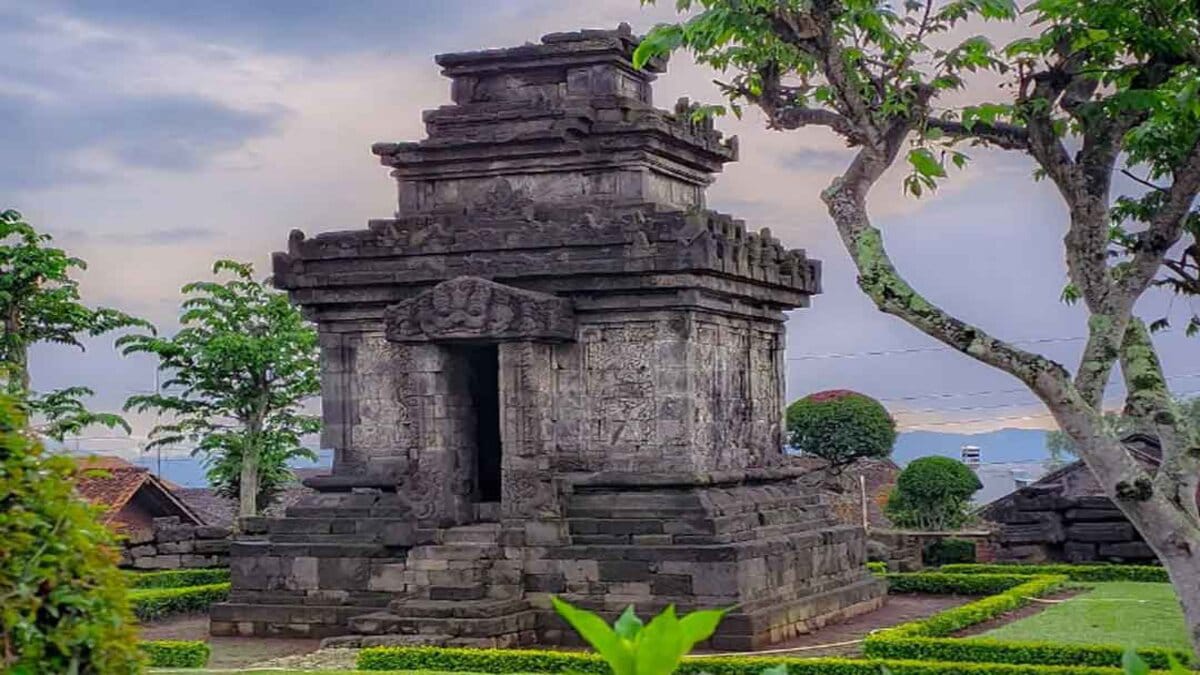 Yuk, Intip Sejarah dari Candi Pringapus Temanggung  Dilengkapi dengan Patung-patung berarsitektur Hindu 