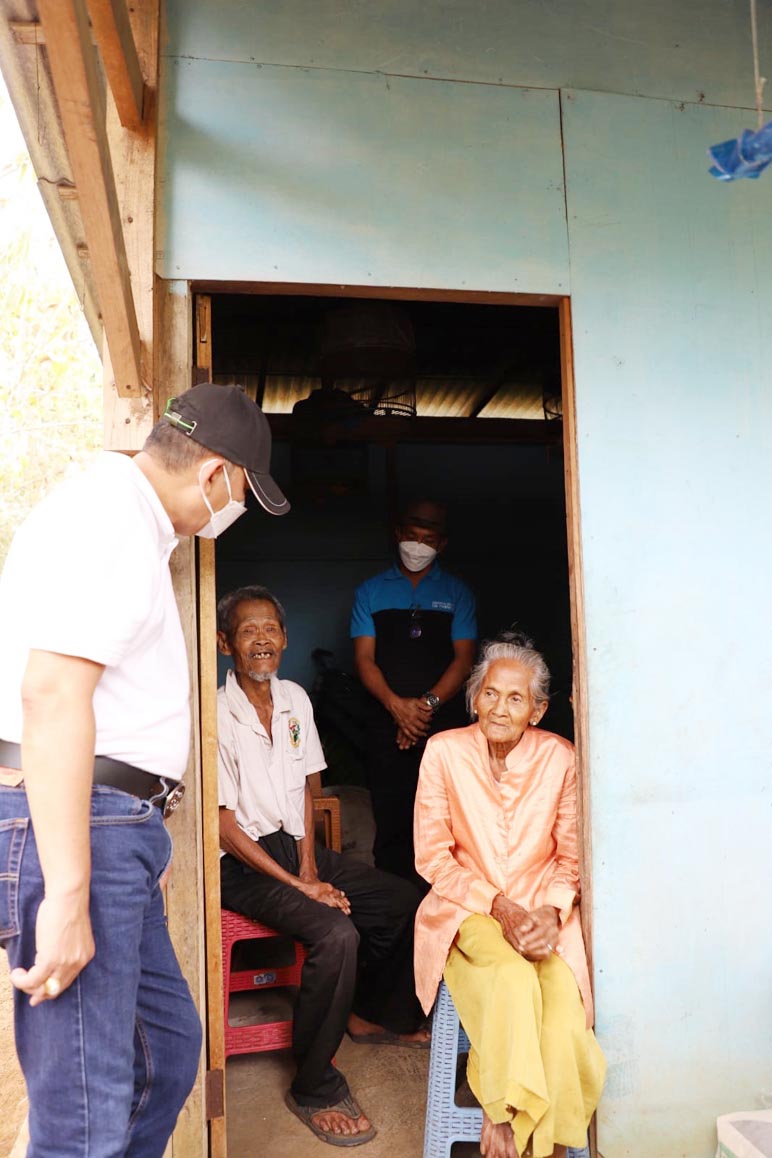 Rumah Mbah Parno ini Tak Berlistrik, Langsung Jadi Perhatian Pak Bupati 