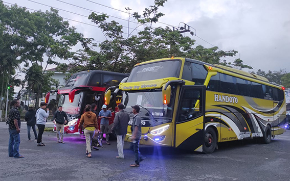 Tuslah Selangit, Terminal Madureso Temanggung Tetap Dipadati Pemudik