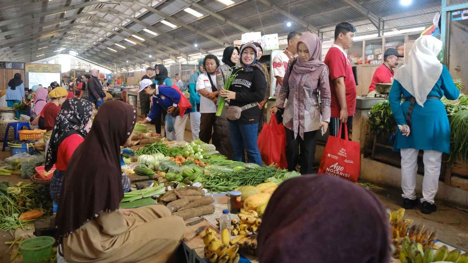 Gerakan Ayo Nglarisi Pasar Digaungkan Lagi, Bangkitkan Ekonomi Lokal dan Tradisional di Kota Magelang