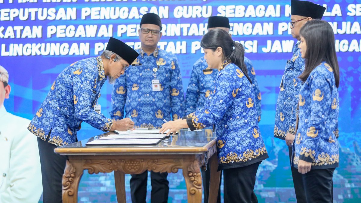 Sekda Jateng Sumarno Tekankan Integritas dan Amanah ASN di Pelantikan Pejabat Baru
