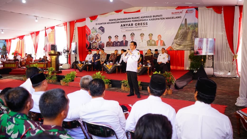Bupati Magelang Dicurhati Warganya Agar Sistem Zonasi Segera Dihapus
