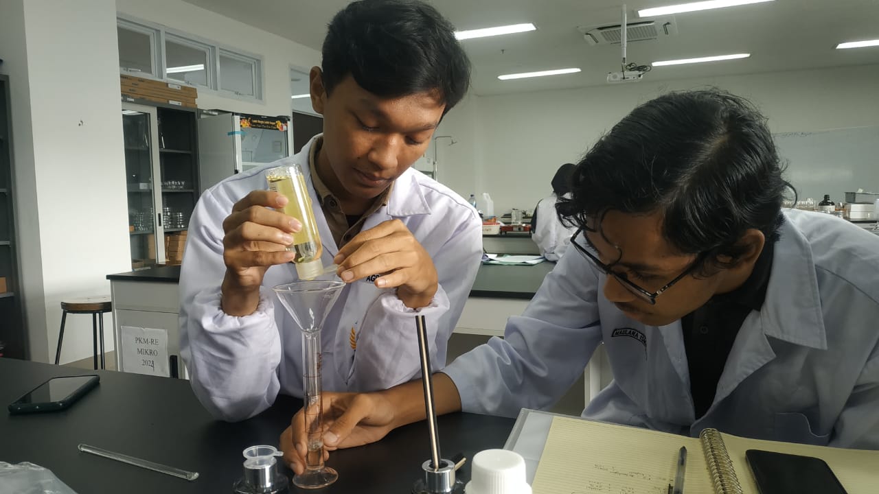 Tim PKM-K Universitas Tidar Ciptakan Redamen, Pengharum Ruangan Alami Berbasis Reed Diffuser