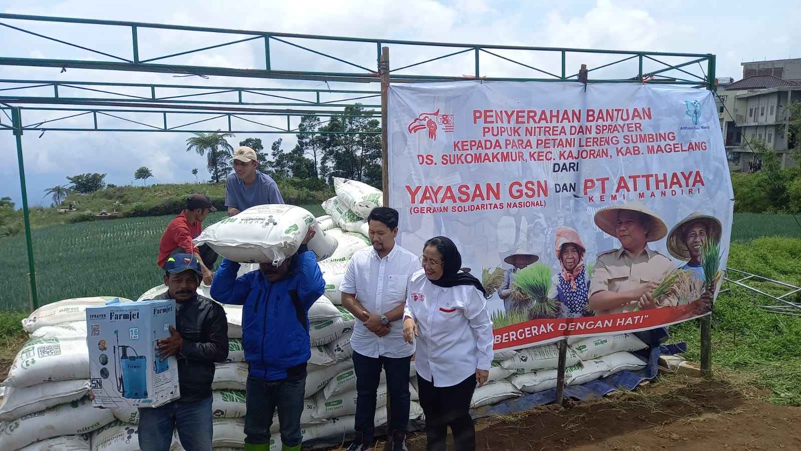 Prabowo Fondation Bantu 10 Ton Pupuk ke Petani Sukomakmur Magelang