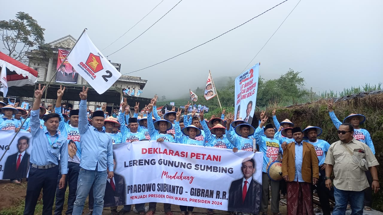 1.000 Petani di Lereng Sumbing Magelang Deklarasikan Dukungannya ke Prabowo-Gibran