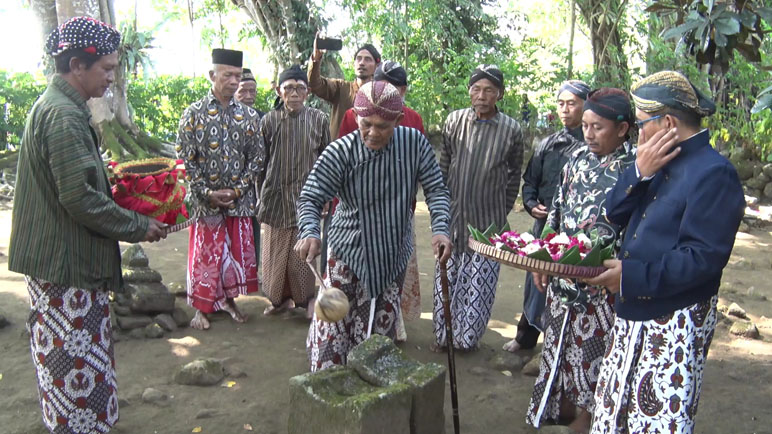  Tradisi Ruwat Pepunden, Penghormatan kepada Leluhur Dusun Tanggung di Temanggung