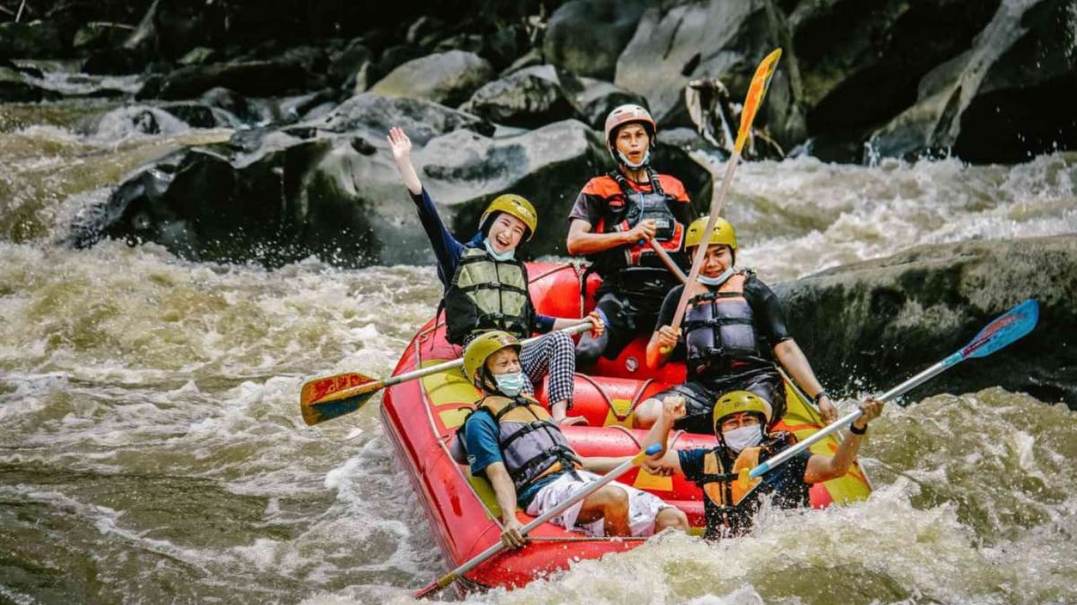 Cobain Keseruan Wisata Arung Jeram Di Sungai Elo Magelang, Cocok Untuk Liburan Nataru!