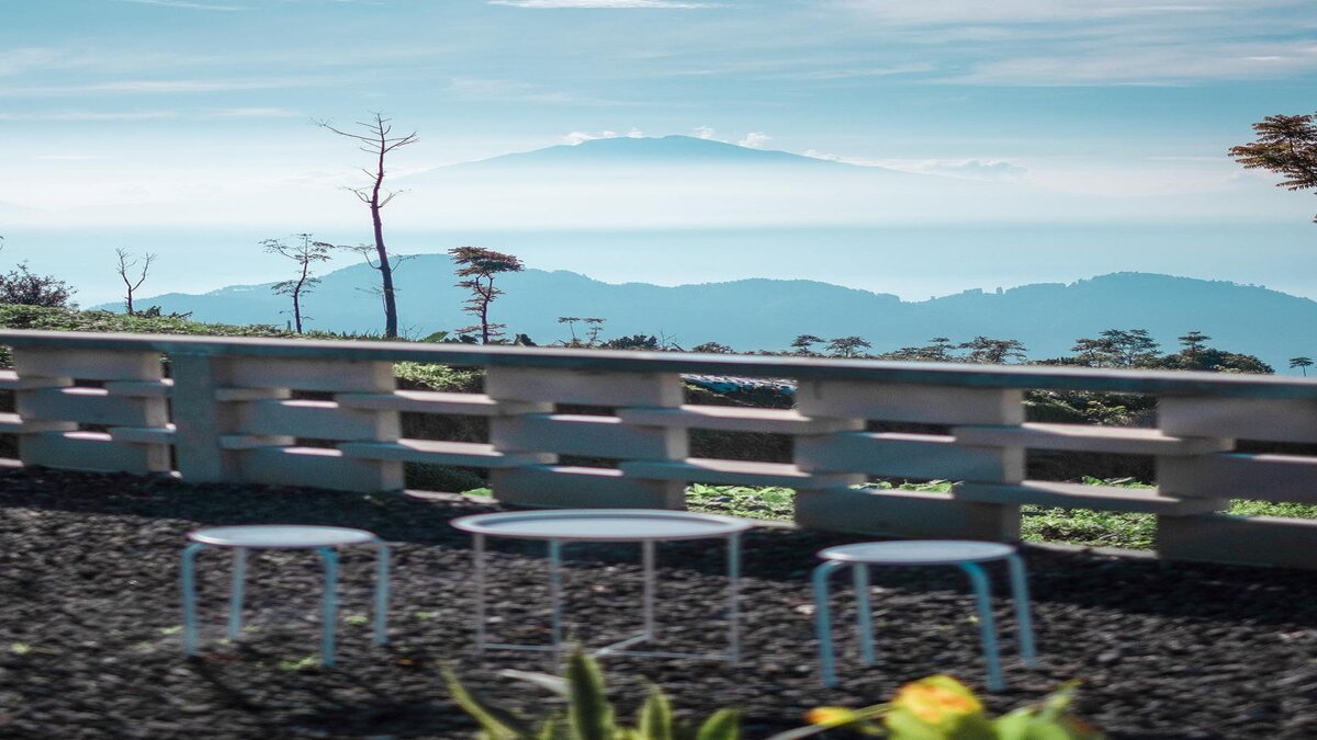 Teras Mangli Cafe dengan View Cantik, Cocok Buat Nongkrong Asyik di Kaliangkrik Magelang