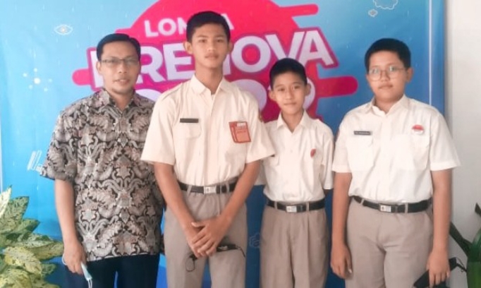 Tiga Siswa SMP Negeri 2 Purworejo Ciptakan Aplikasi Robotika Online