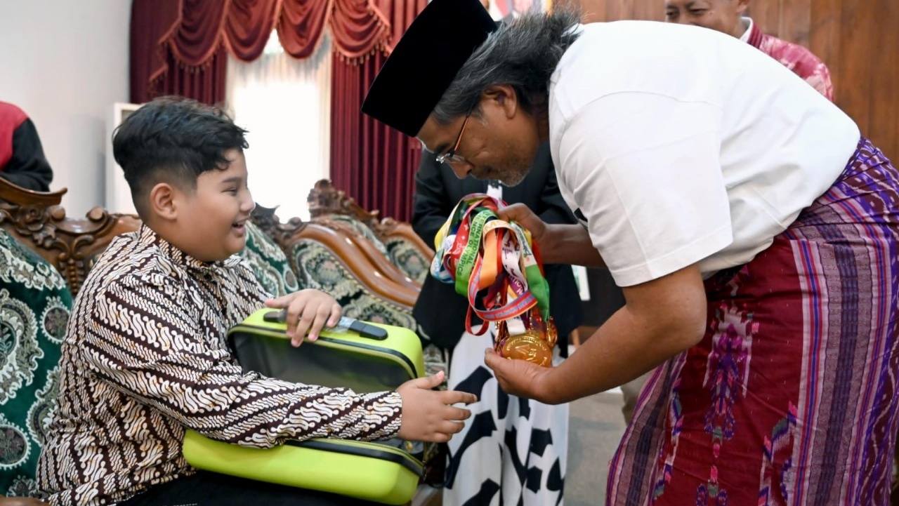 Bupati Temanggung Dukung Raya, Siswa SD Berprestasi yang Akan Berlaga di Olimpiade Internasional Singapura