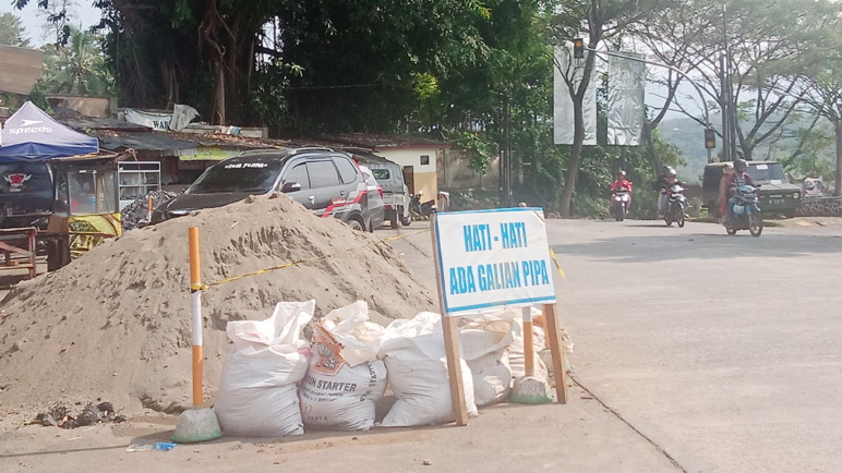 Cegah Kebocoran, PDAM Kota Magelang Lakukan Perbaikan Pipa di Kawasan Sentot Alibasya