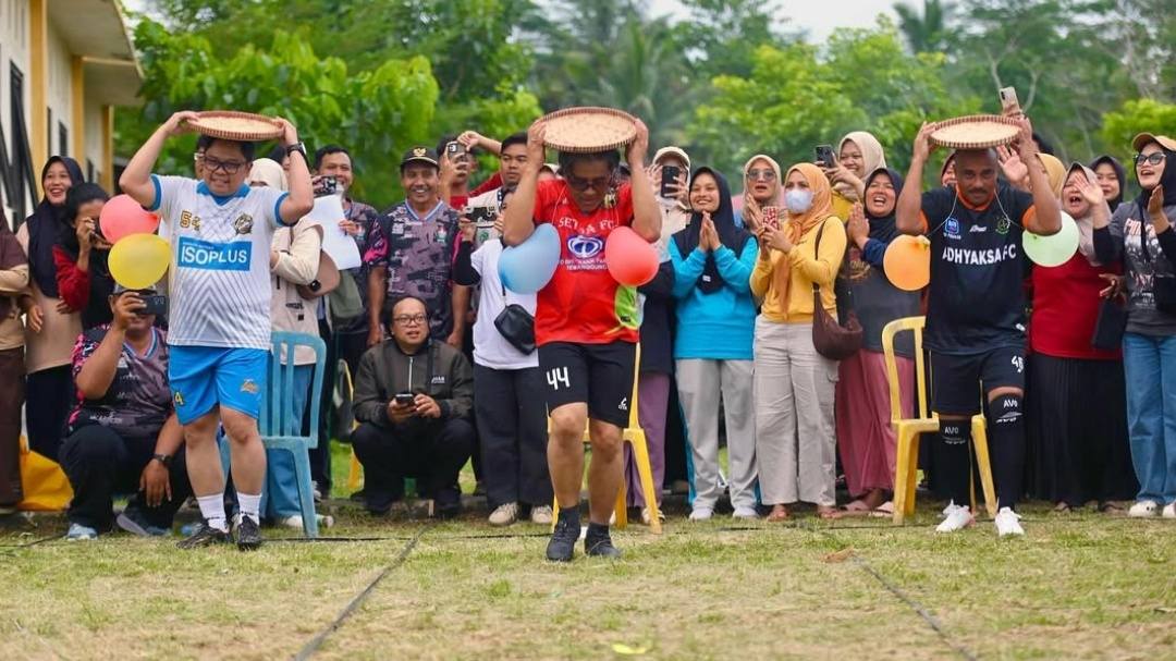Bupati Temanggung Ikut Lomba Agustusan, Libatkan Forkopimda Hingga Warga