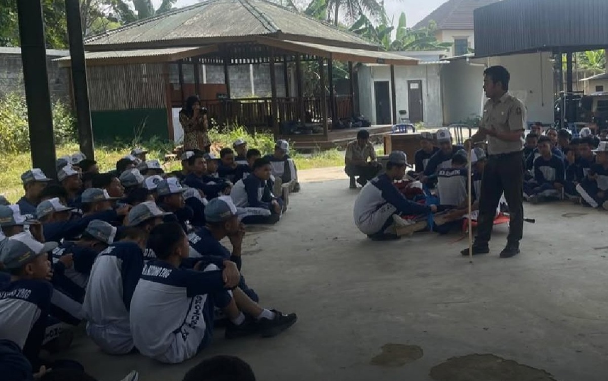 BPBD Temanggung Latih Tanggap Darurat di SMK Dr. Sutomo, Perkuat Budaya Siaga Bencana Sekolah