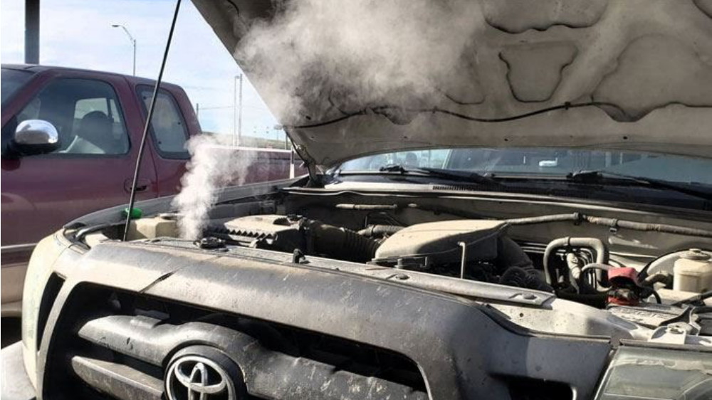 8 Hal yang Harus Dilakukan Ketika Mobil Overheat, Wajib Anda Tau!