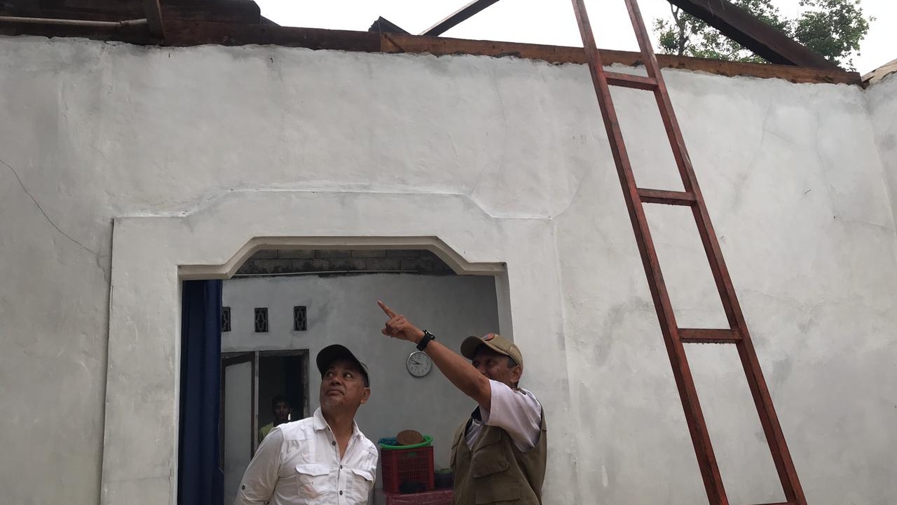 Angin Kencang Hantam Gemawang, Belasan Rumah Rusak dan Kerugian Capai Rp25 Juta