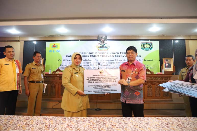 Ratusan Rumah di Purworejo Terima Bantuan Pasang Listrik Gratis