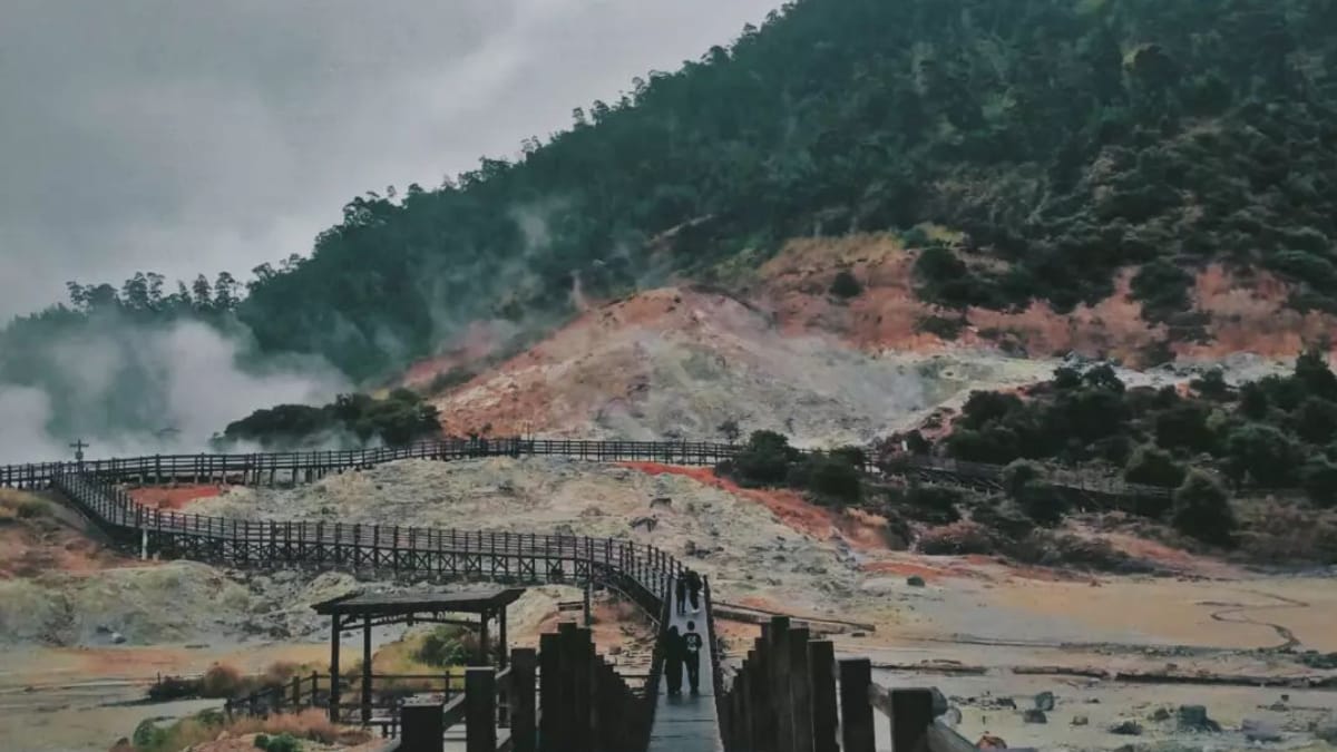 Memiliki Aktivitas Vulkanik Yang Aman, Kawah Sikidang Dieng Menjadi Tempat Recomended Untuk Dikunjungi Ketika