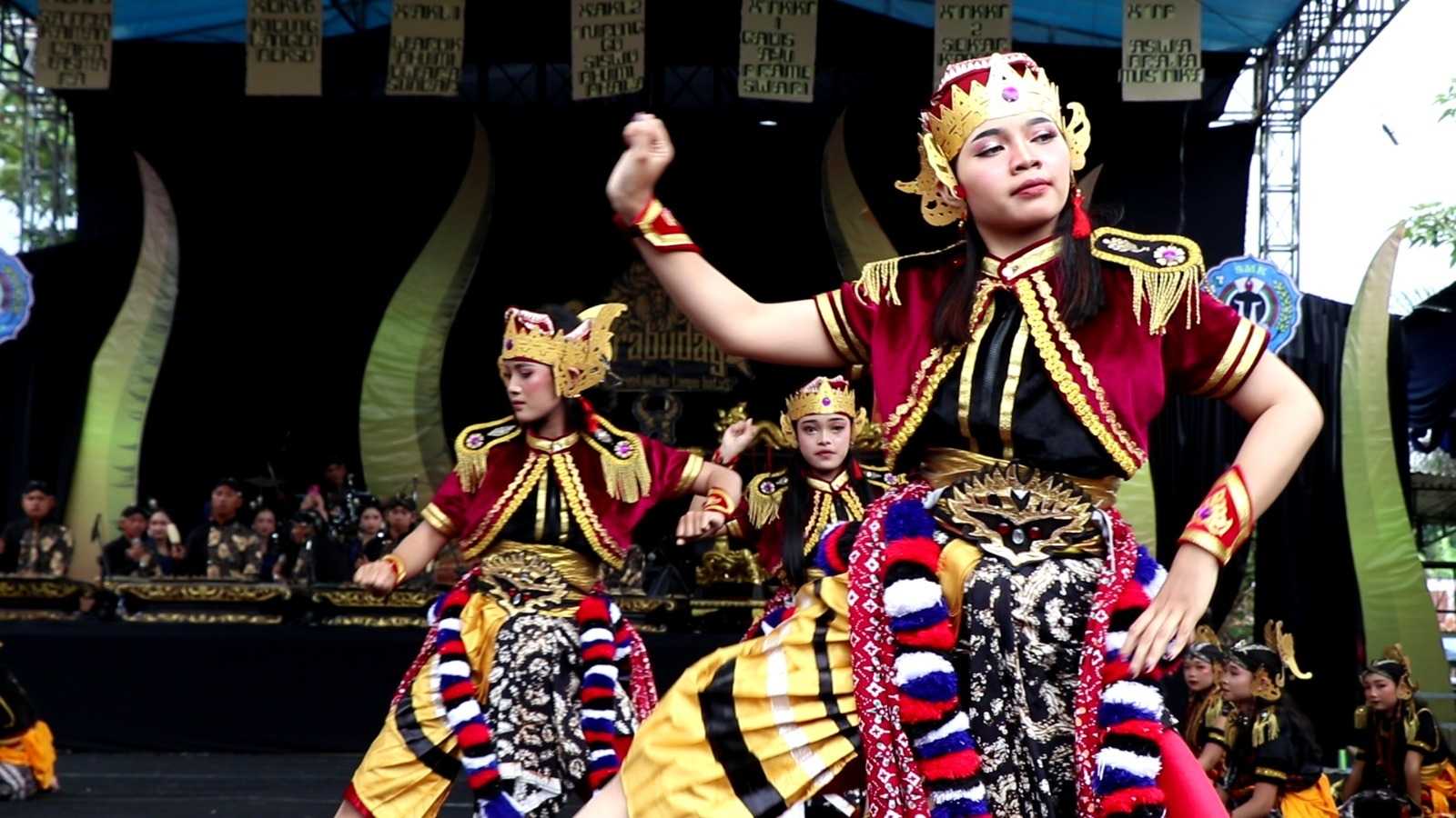 SMK MiPHA Parakan Gelar Jagra Budaya III, Lestarikan Kesenian Sekaligus Galang Donasi untuk Sumatera