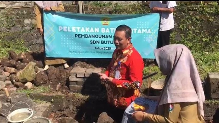 Alumni dan Pemangku Kepentingan Bangun Kembali Gapura SDN Butuh untuk Pulihkan Identitas Sekolah