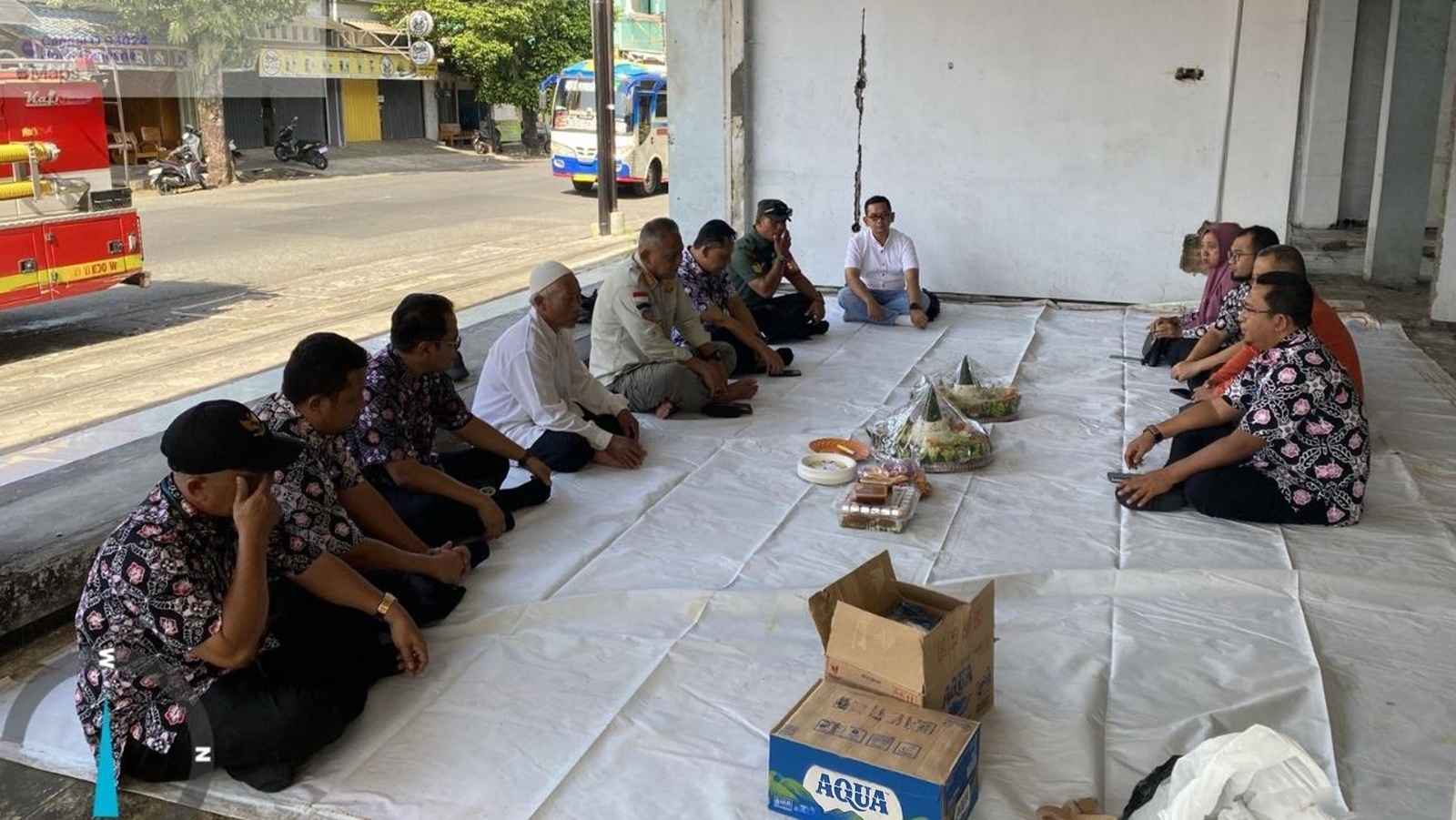 Eks Ruko Plaza Purworejo Dibersihkan: Satpol PP Kerahkan Alat Berat, PKL Sementara Dipindah!