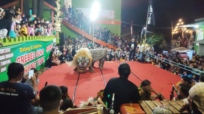 Meriahnya Perayaan Tahun Baru Islam di Gunung Tidar Kota Magelang