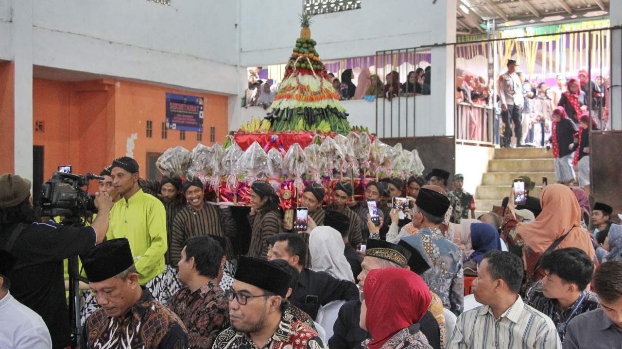 Unik! 622 Ayam Ingkung Disajikan Warga di Merti Desa Wonosido Purworejo