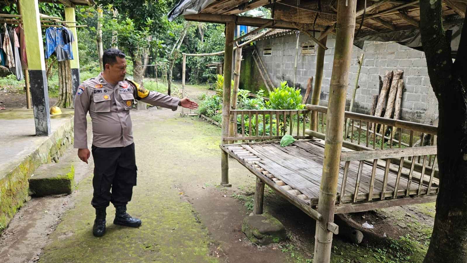 Bayi Baru Dilahirkan Ditinggalkan Begitu Saja di Gazebo Rumah Warga Srumbung Magelang