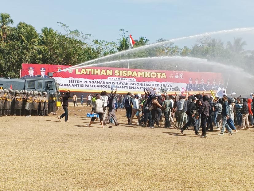 Atasi Potensi Kisruh Pemilu 2024, Ribuan Personil Polisi Lakukan Simulasi Di Magelang