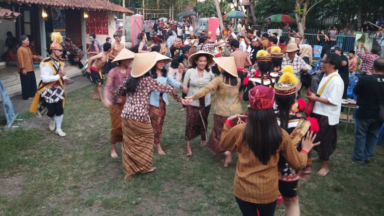 Komunitas Lima Gunung Pentas di Rumah Budaya Tjokrodipo Purworejo, Ajang Temu Kangen