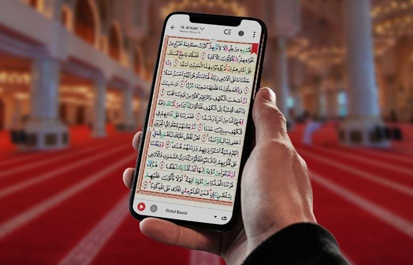 Alasan Membaca Al Qur’an dari Mushaf Lebih Baik daripada dari Ponsel, Menurut Syaikh Shaleh Al-Fauzan
