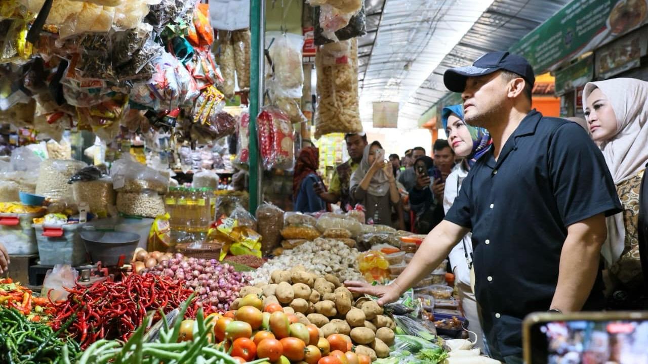 Luthfi Sidak Pasar Sragen, Pastikan Harga dan Stok Bapokting Aman Jelang Lebaran