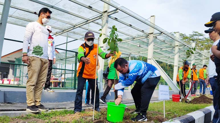 Peringati Hari Sepeda se Dunia, Ribuan Pesepeda di Kota Magelang Kampanyekan Ramah Lingkungan