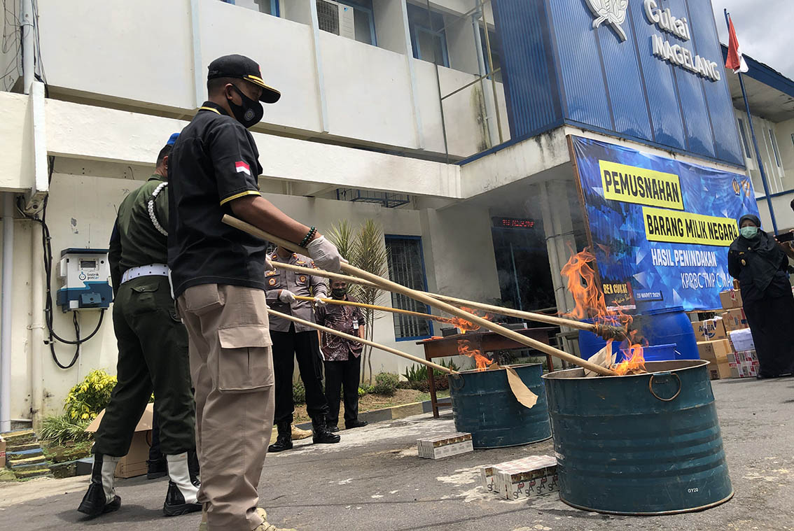 Rokok Legal Berpita Cukai Bisa Jadi Solusi