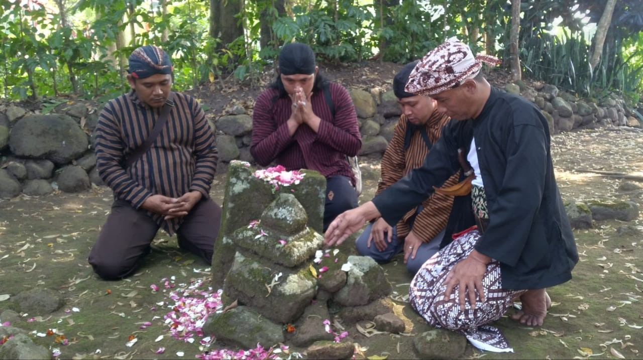 Situs Peninggalan Bersejarah, Misteri Kemuncak Candi di Komplek Makam Kyai Joko Nolo