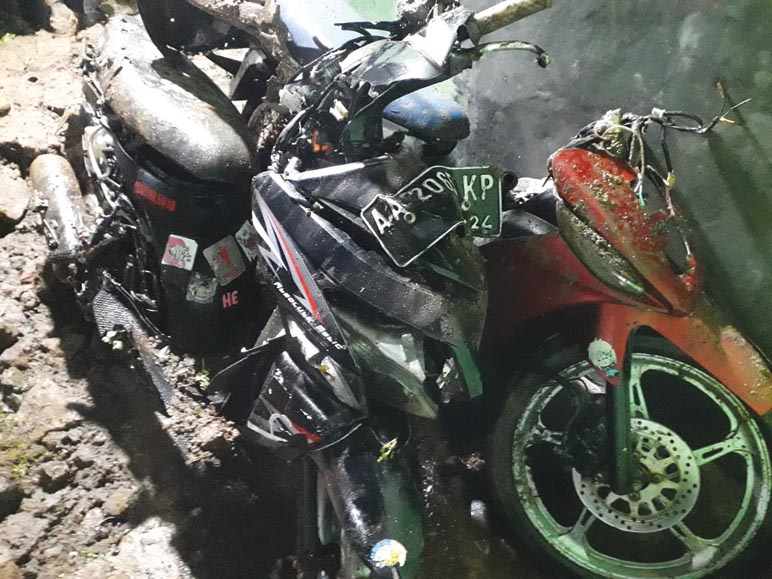 Longsor di Krakal Kejajar Wonosobo Timbun 4 Sepeda Motor