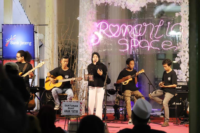 Konser Amal Romantic Space Sukses Digelar, Wabup Yuli Hastuti Berikan Apresiasi