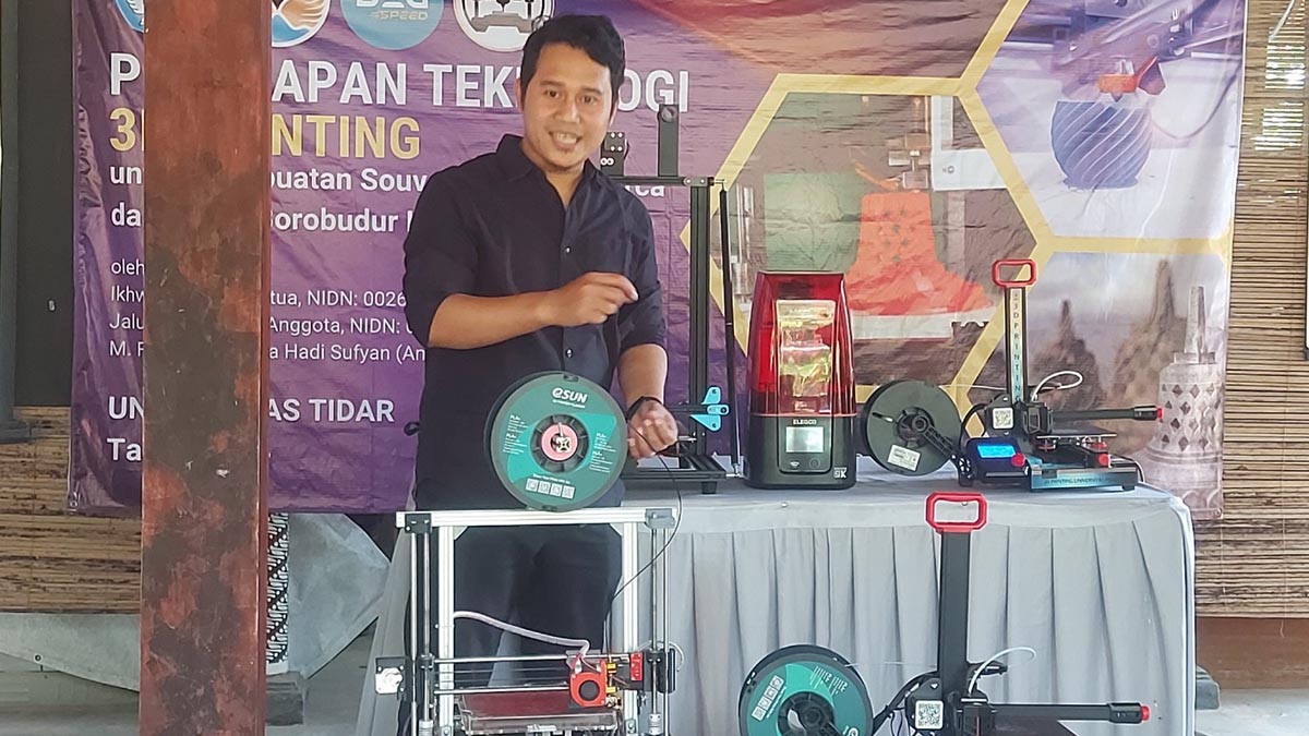 PKM Untidar Latih Pokdarwis Rejo Lestari Bikin Miniatur Arca dan Candi