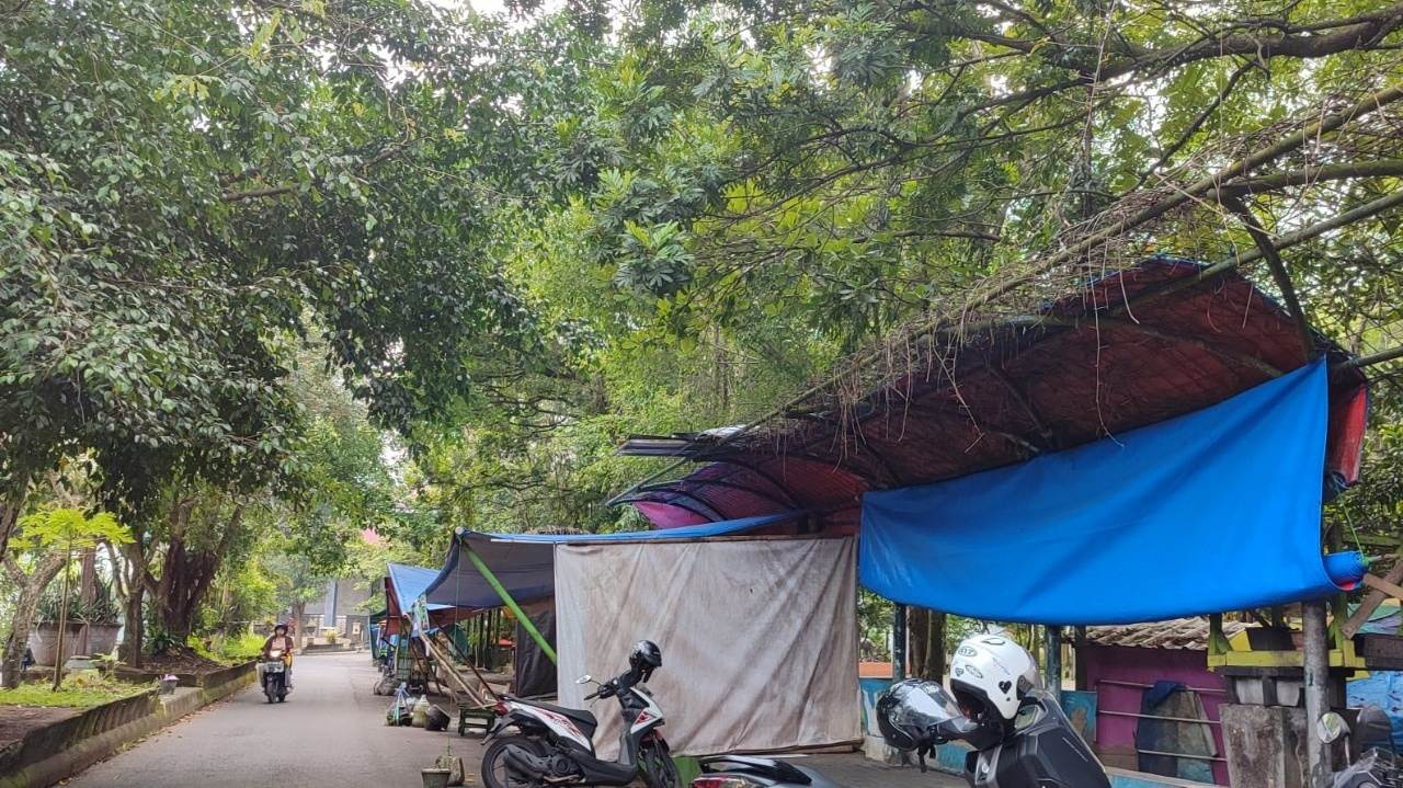 Trotoar Taman Kartini Temanggung Dipenuhi PKL, Pejalan Kaki Terganggu