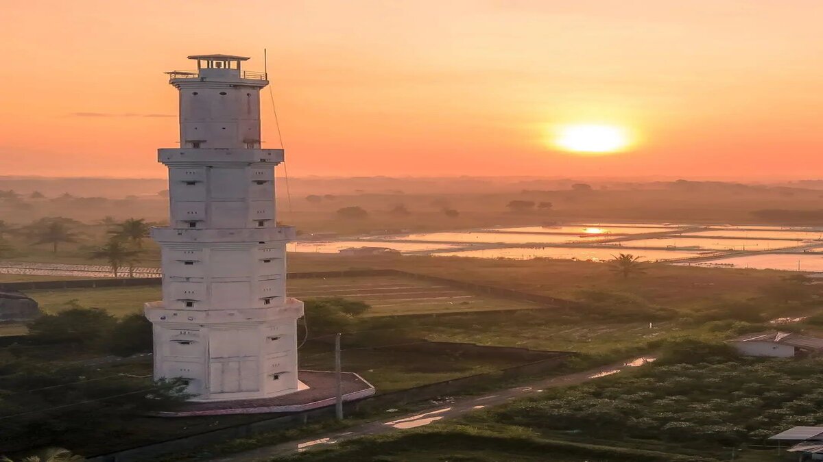 Menara Mercusuar “Beautiful Place” di Tanggulangin  Kebumen yang Ramai Pengunjung