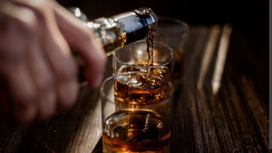 Polresta Magelang Bekuk Pengedar Miras di Kaliangkrik, Temukan Botol Arak Siap Jual