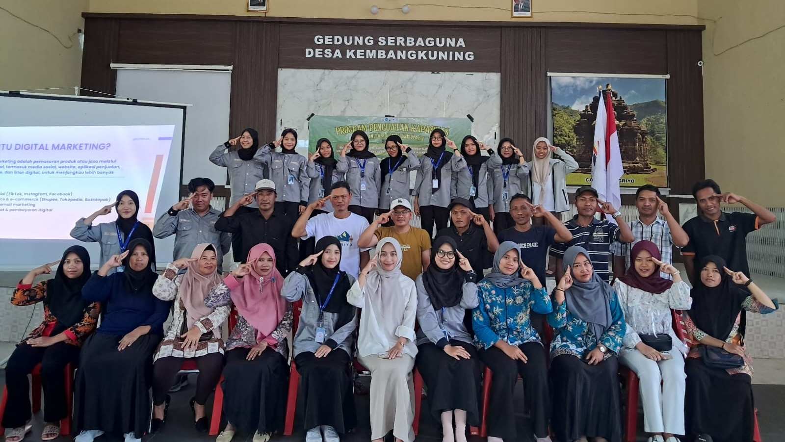 PPKO UKM Pelita 2025 Latih Warga Kembangkuning soal Digital Marketing