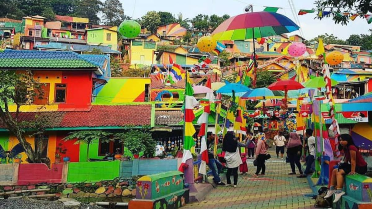 Pesona Keindahan Kampung Pelangi Semarang, Destinasi Wisata yang Instagramable