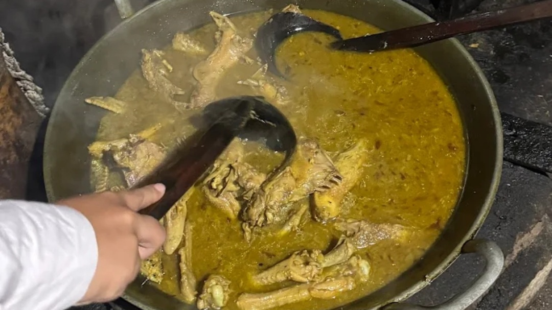 Legendarisnya Opor Enthok Bu Siti Wonosobo, Bisa Habiskan 30 Ekor Per Hari